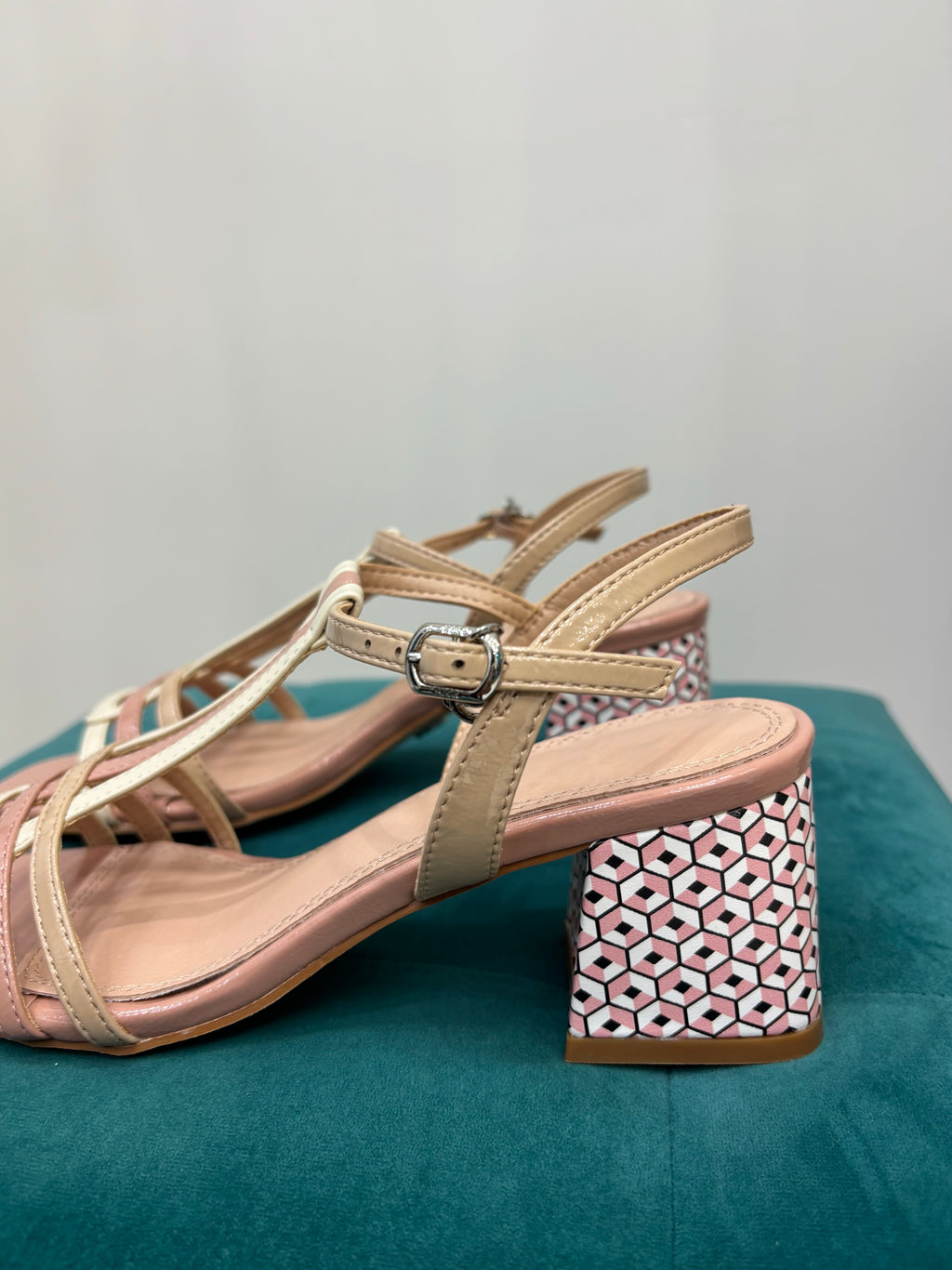 Sandali Geometric
