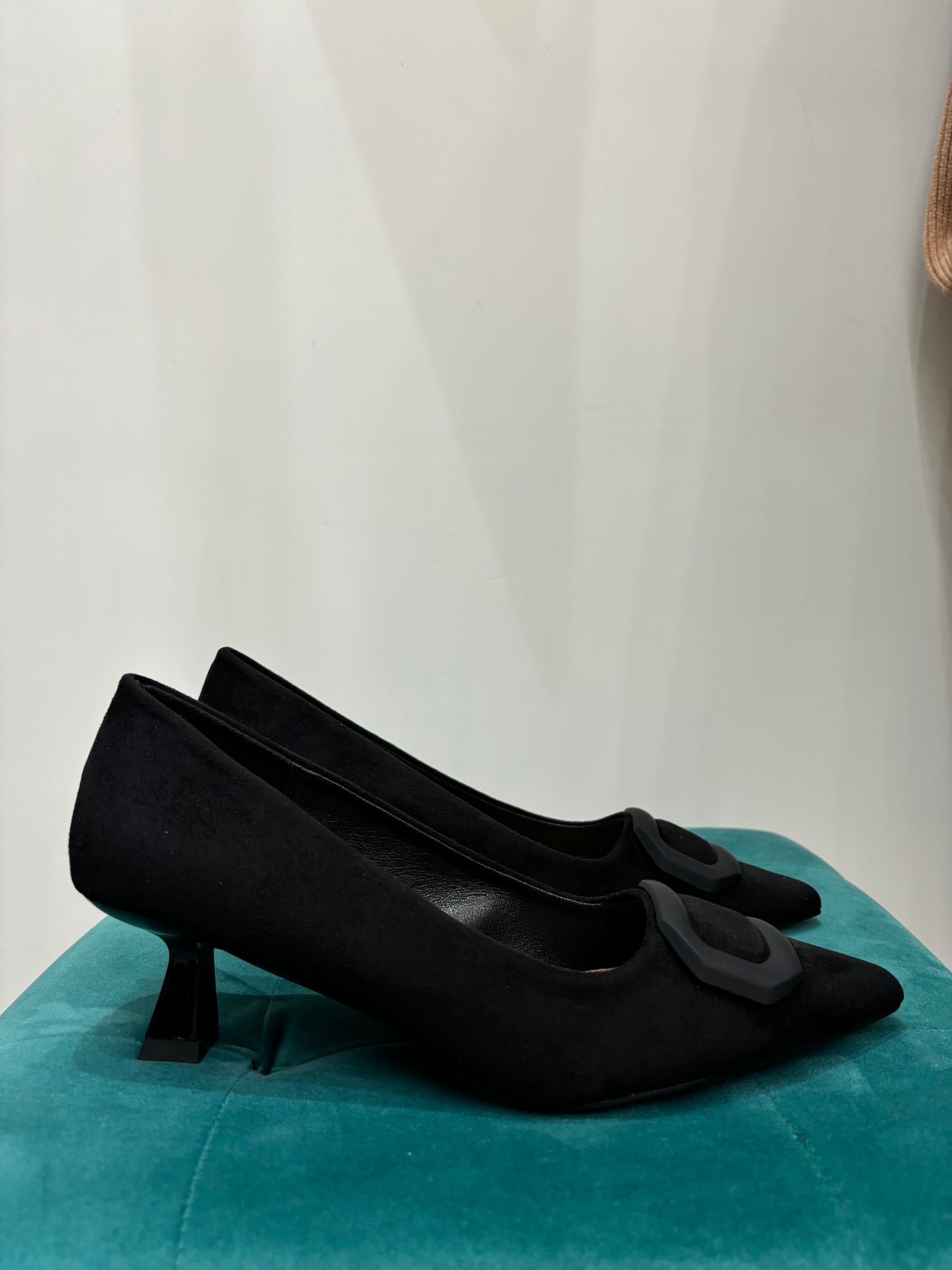 Décolleté Kitten Heel Nero