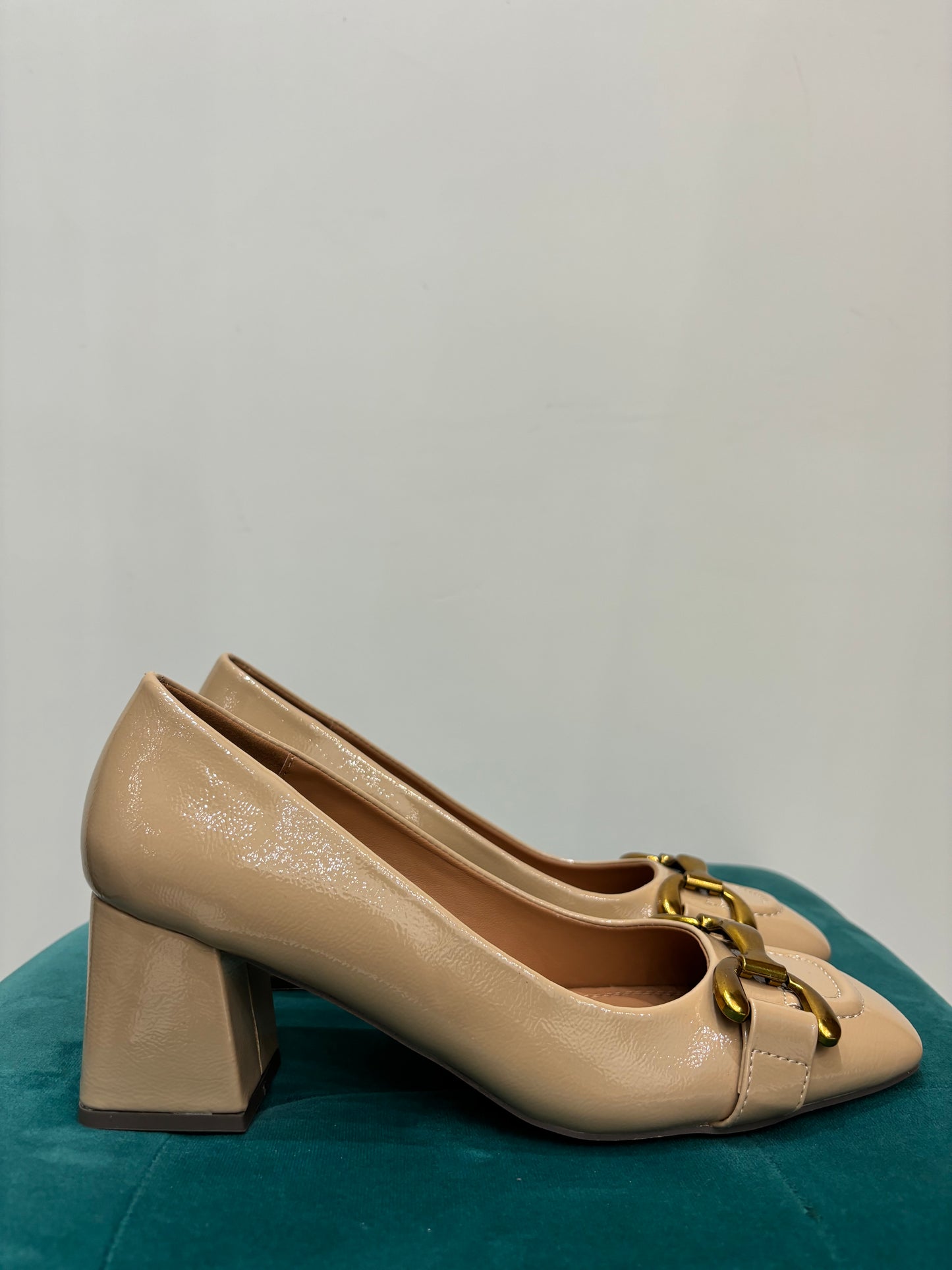 Décolleté Horsebit Beige