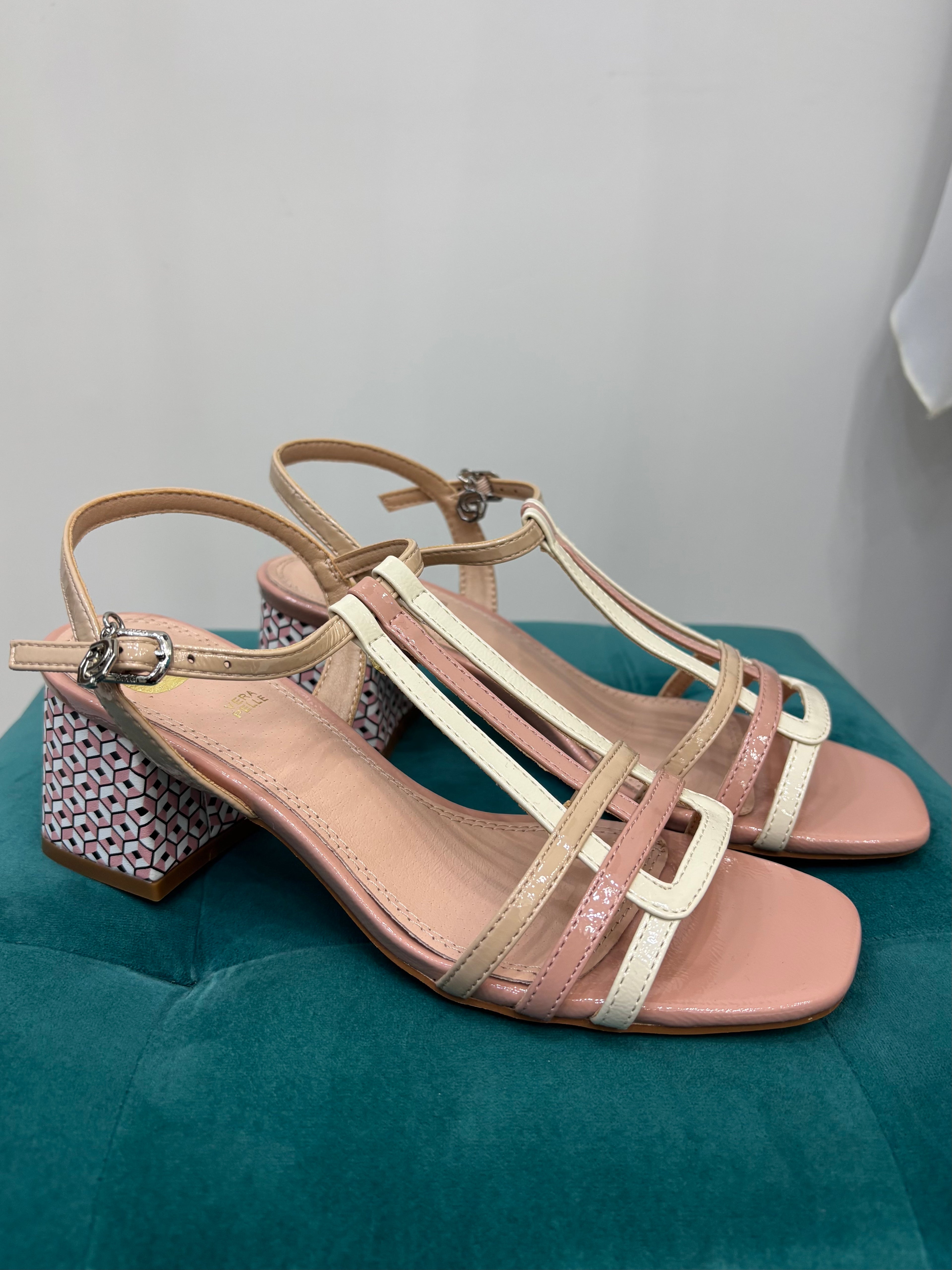 Sandali Geometric