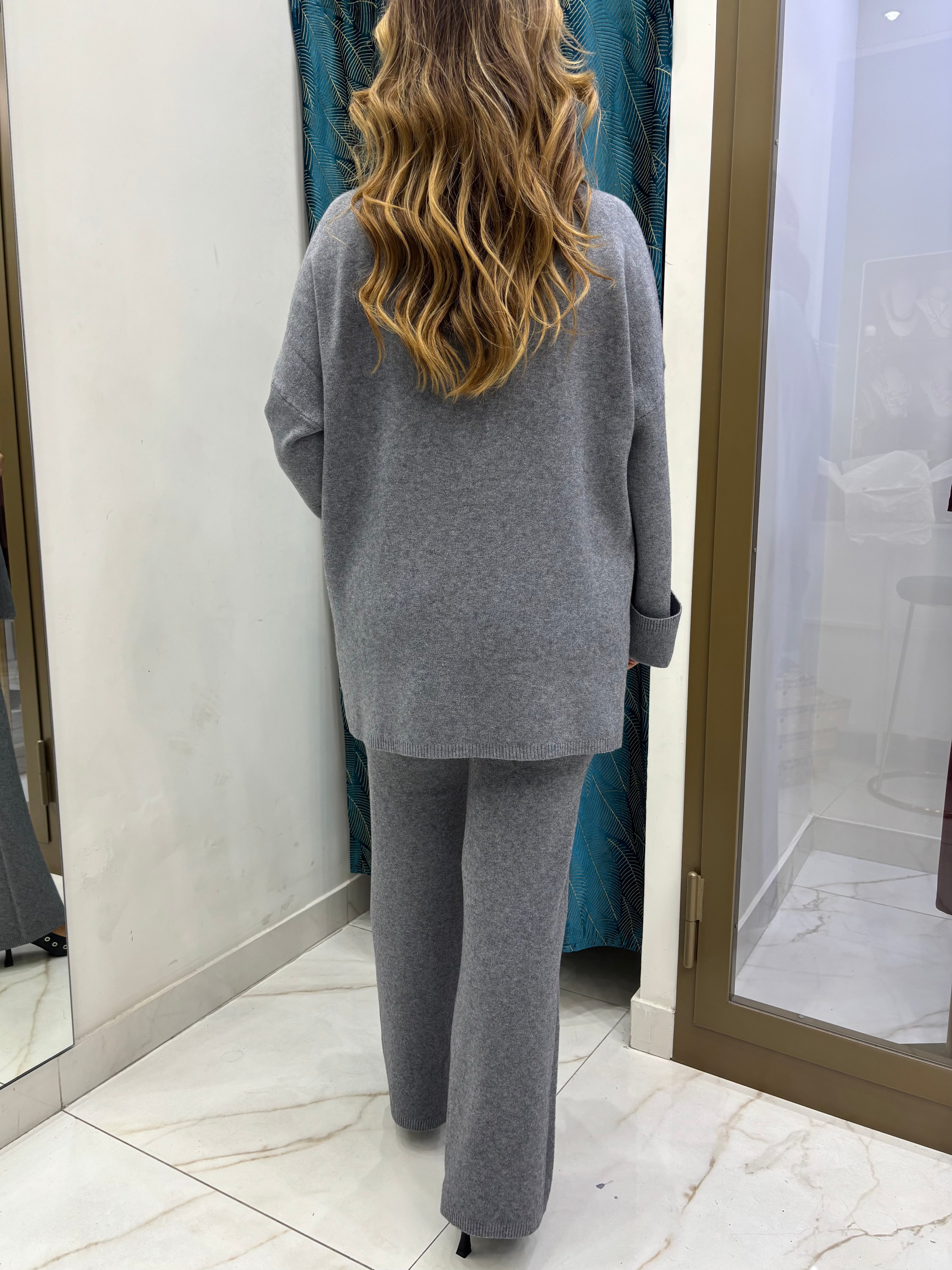 Completo in Maglia Neve