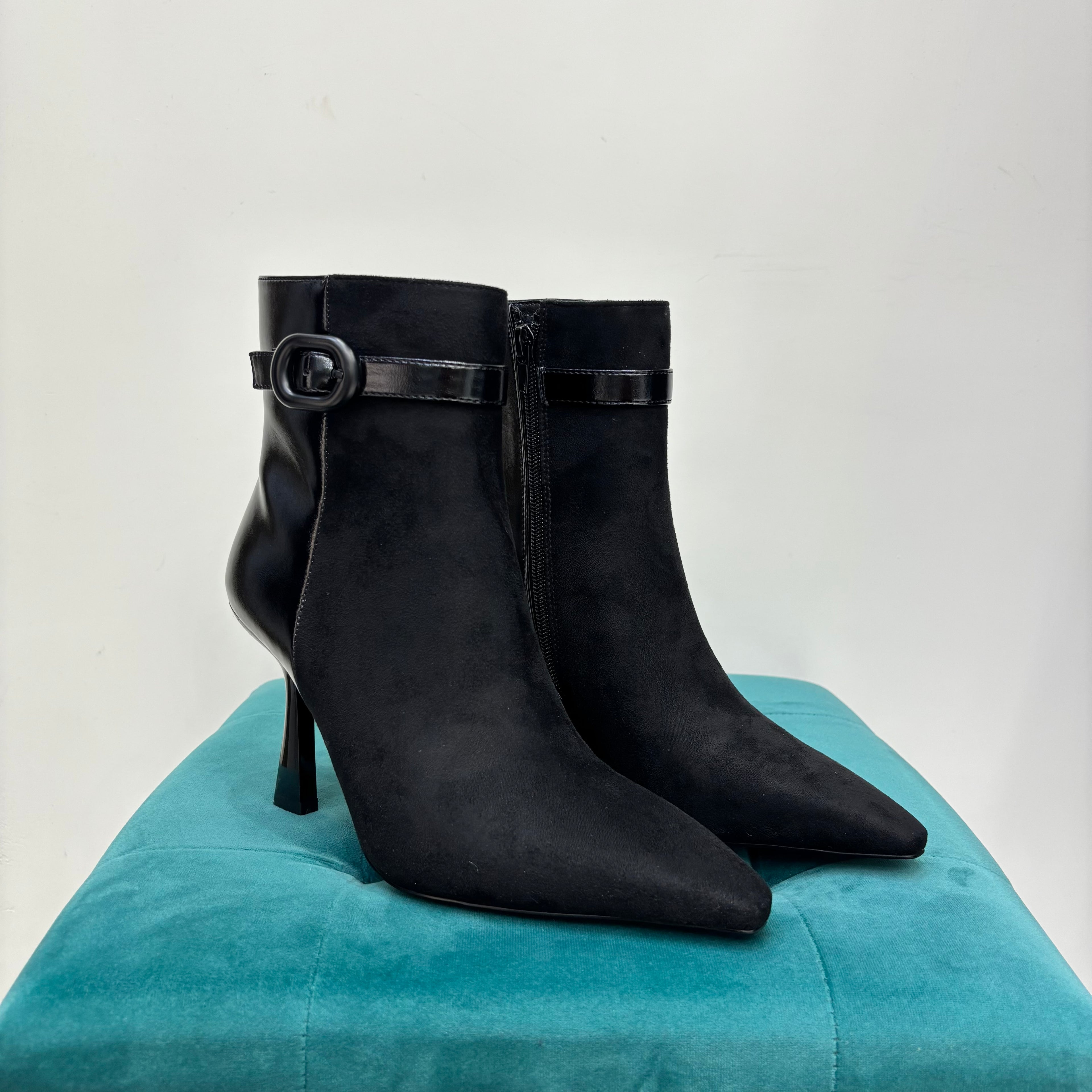 Stivaletti Camoscio Punta